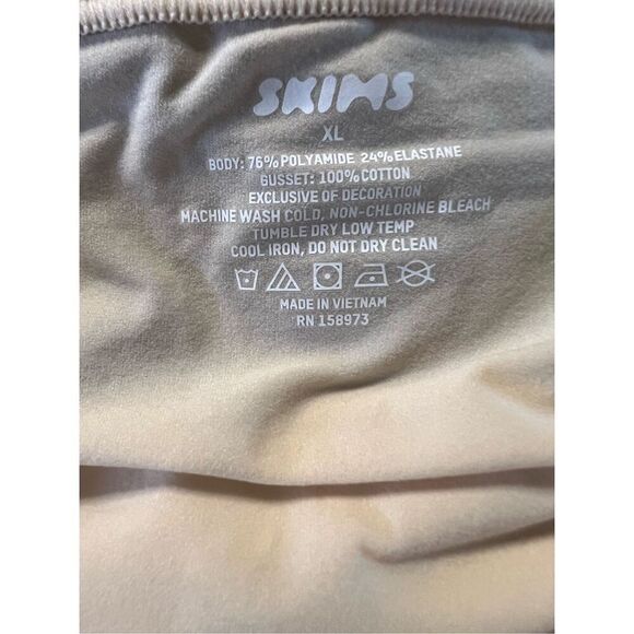 Skims Women's Sand Fits Everybody Boyshort Size XL  (NWT) - Picture 3 of 5